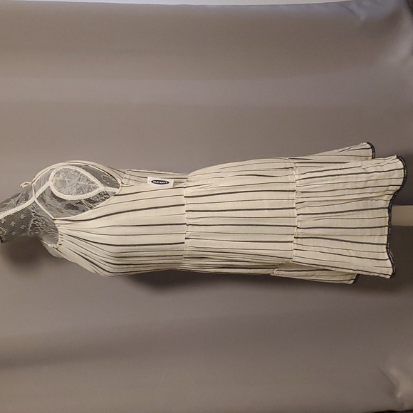 2/$15 Sale Old Navy Tiered Swing Dress sz Medium - Picture 3 of 11
